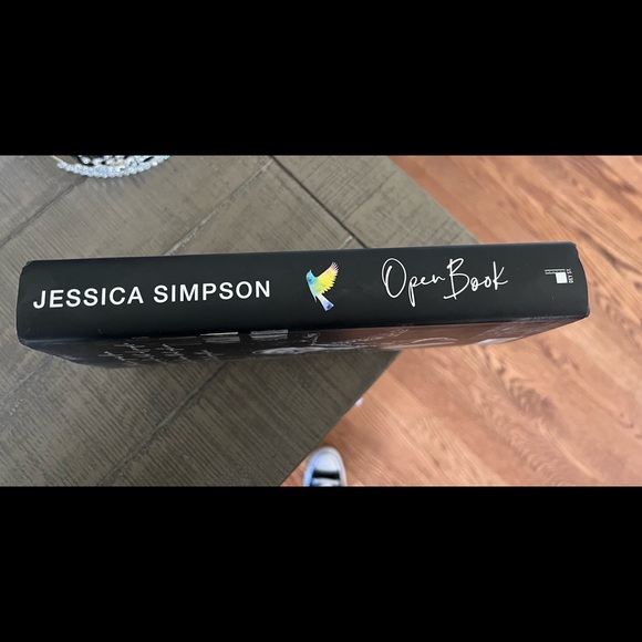 Hardcover “Open Book” by Jessica Simpson. Copyright 2020. Very good condition. - Picture 4 of 4